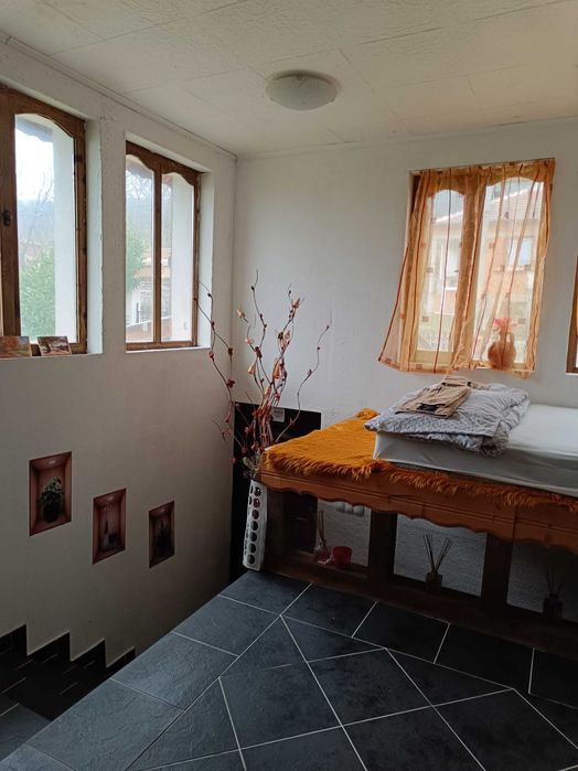 Дава се под наем Къща в с. Завет, Област Бургас - 170 кв.м за 183.6 € - Снимка #9