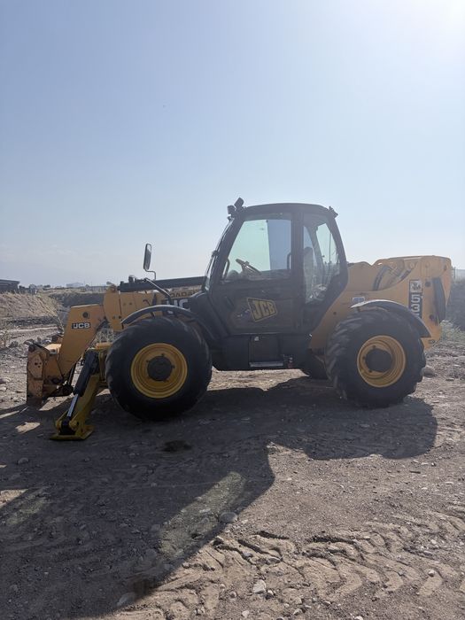 Телескопический погрузчик JCB (модель 535-125),