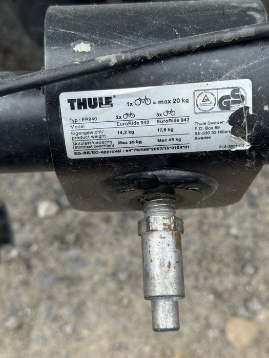 Suport auto pentru doua biciclete THULE  Rabatabil  prindere pe carlig