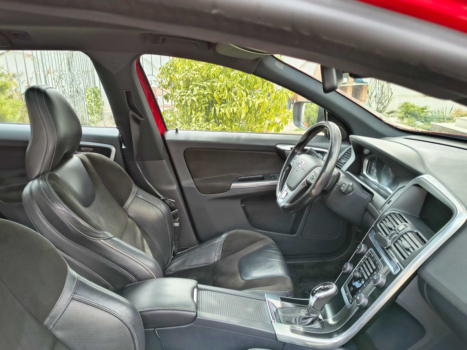 Volvo XC60 Geartronic 8+1 Kinetic RDesign impecabil,factura tva inclus