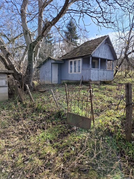 Casa cu anexe gospodaresti