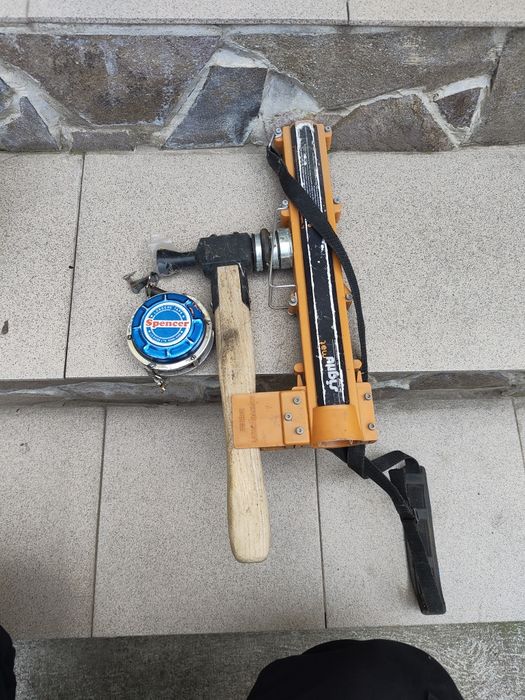 Ruleta și Ciocan plus caseta plăcuțe Latschbacher