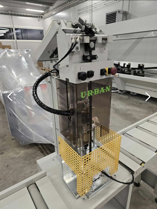 Автоматична винтонавивна машина URBAN DS 1700 за дограма