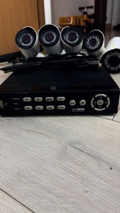 Vand sistem supraveghere 5camere+DVR