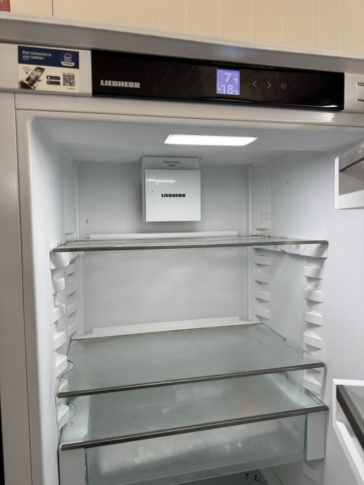 Хладилник за вграж. LIEBHERR A++ No frost Като нов  Germany Гаранция