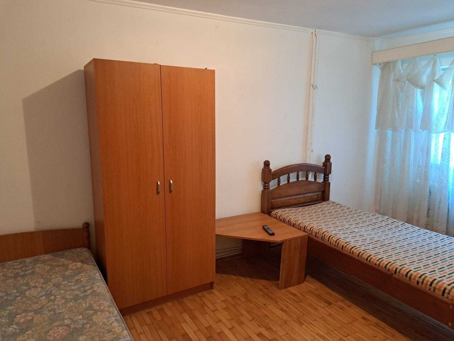 Inchiriez apartament cu 4 camere