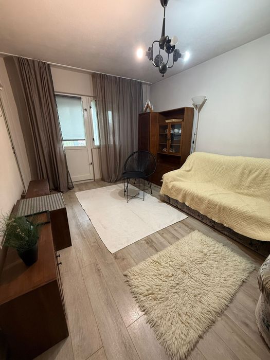 Garsonieră de închiriat – zonă centrală, Bulevardul cu Castani