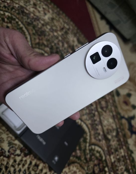 Realme gt 8  /12 256/ в идеальное состояние обмен