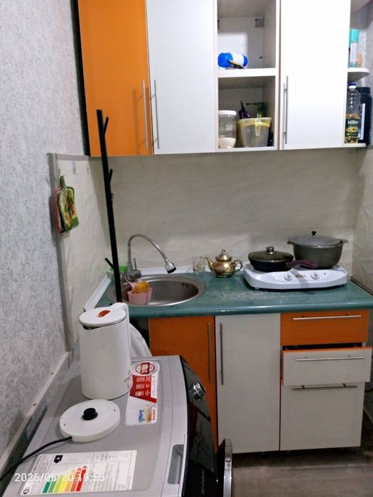 Продам 1 комнатную. С ремонтом и мебелью. Спутник -8