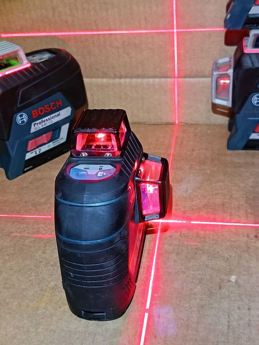 NIvela Laser BOSCH GLL 3-80 P G Boloboc pe 4x1.5V AA baterii