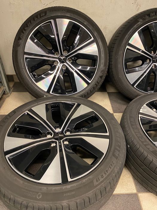 Roti de vara Volvo/Polestar Michelin 245/45/19