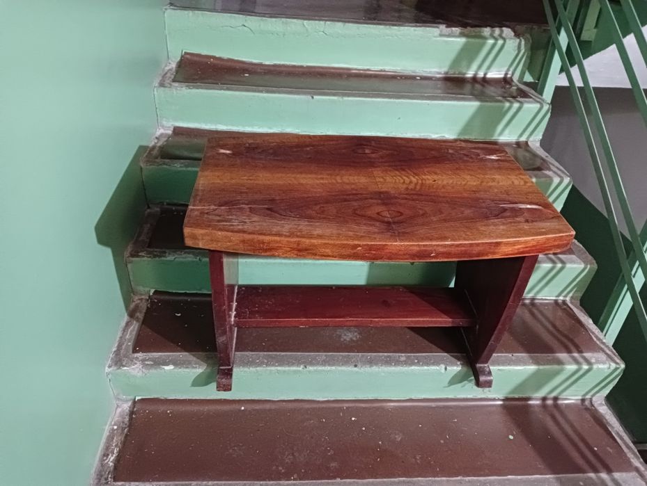 Продавам ниска холна масичка