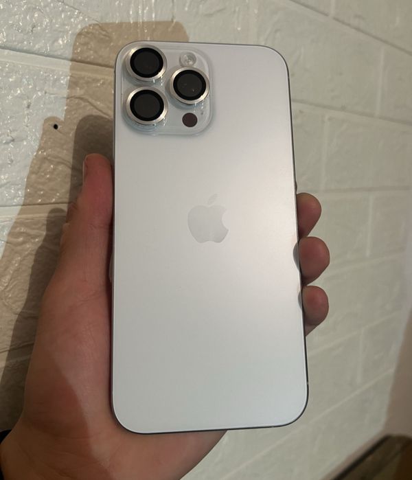 Телефон в отличном состоянии полный комплект