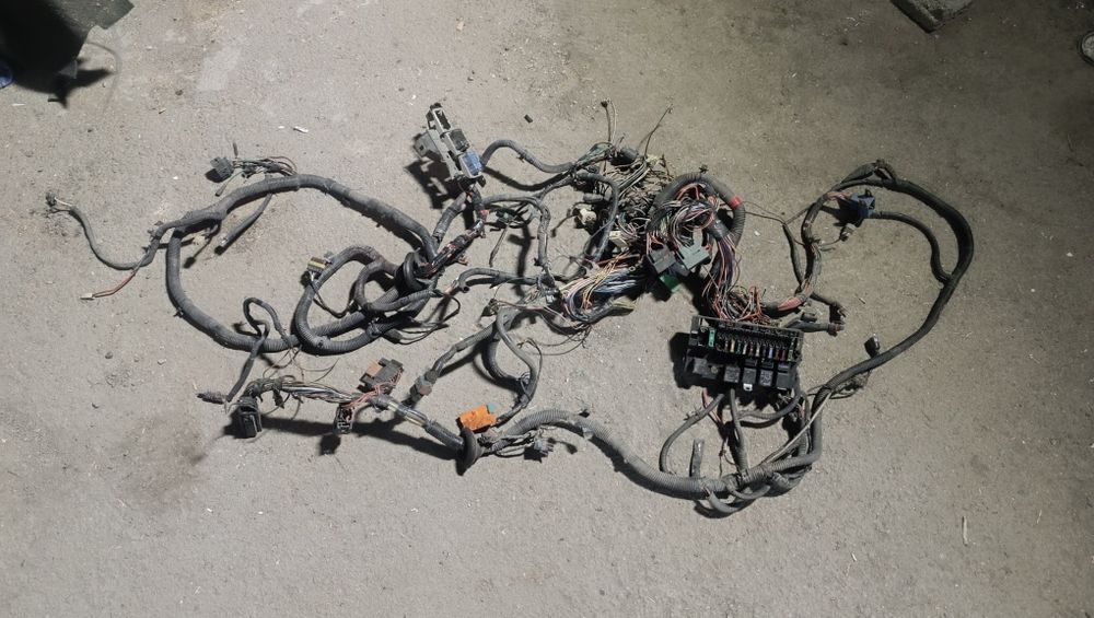 Коса проводов на Приору