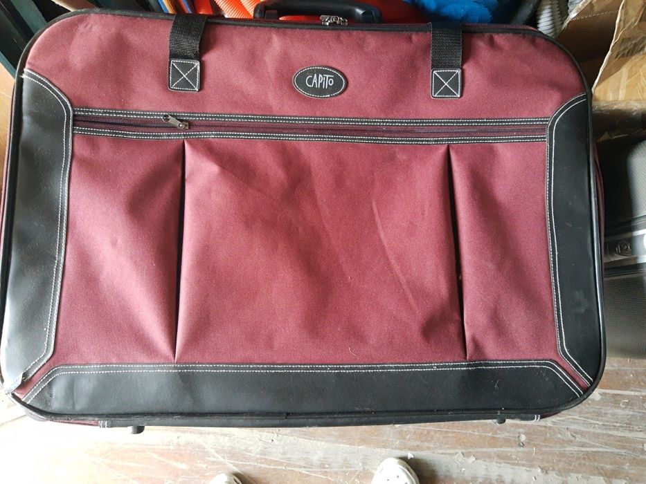 Продавам 2 ръчни куфара