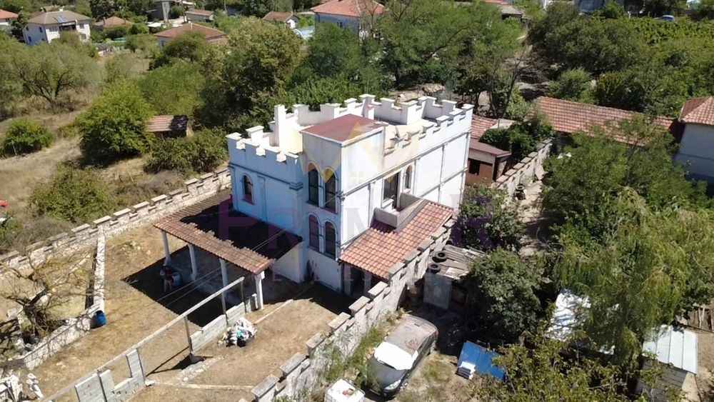 Къща в Варна, област-с.Константиново площ 198 цена 240000