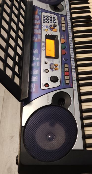 Yamaha 61 клавишы