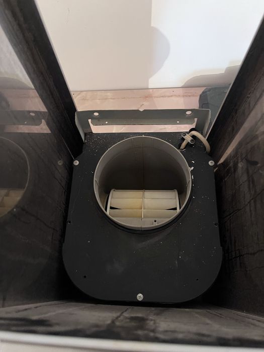 Продам кухонную вытяжку