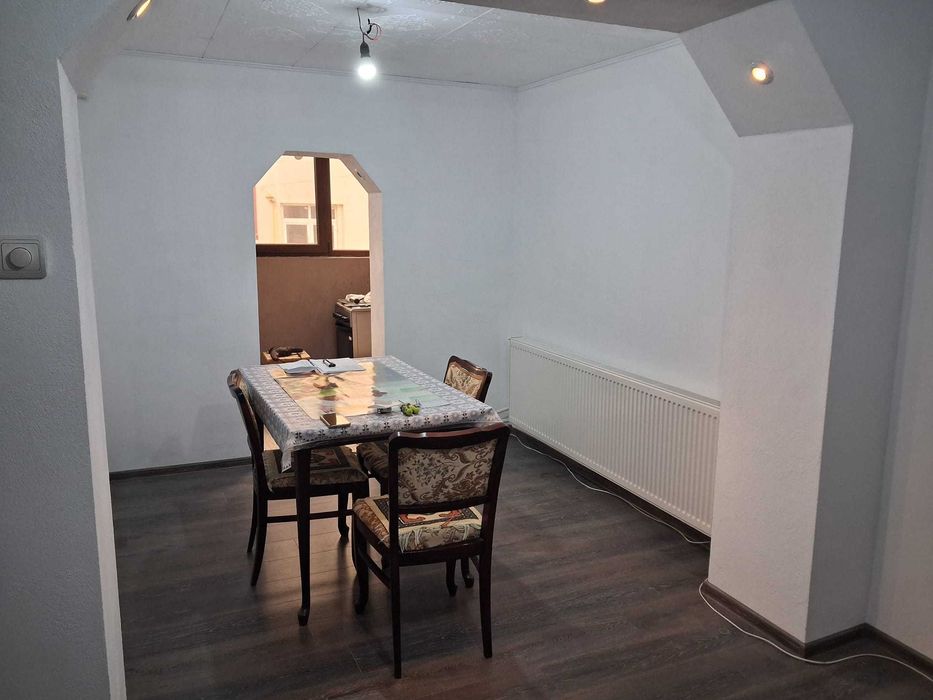 Vanzare apartament 3 camere, decomandat, parter, 65mp