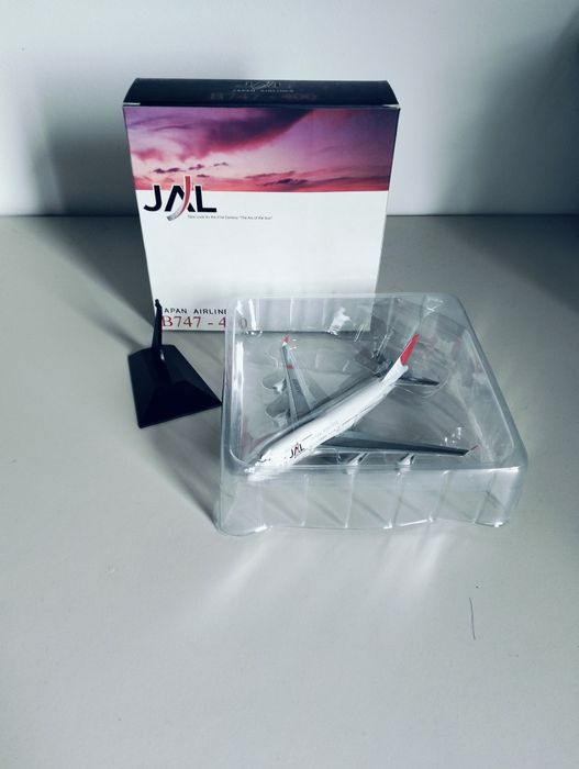 Vând avion macheta Boeing 747-400  condiție impecabila scara 1:400