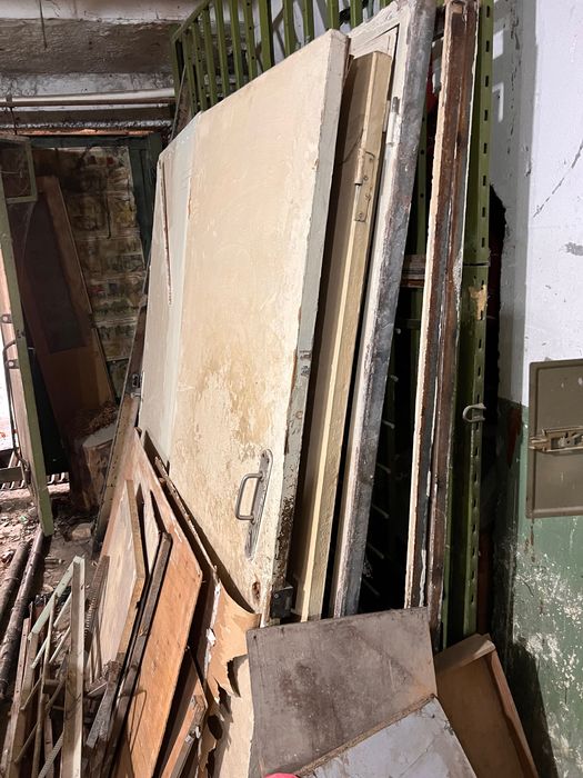 Отин тахта эшик ромла  енги ешиклаям бор 5та келишамиз