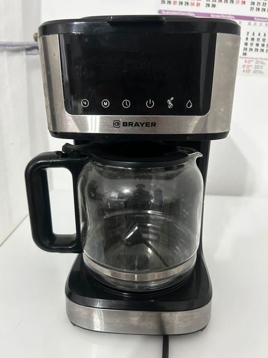 Кофемашина черная Brayer