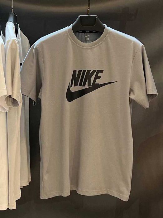 NIKE Classic T-shirt