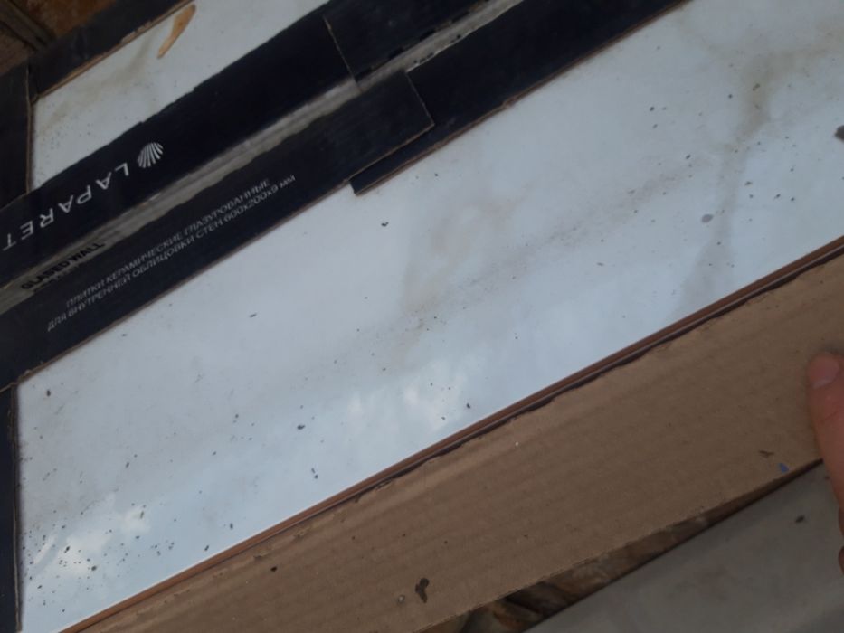 Продается кафель 2 вида