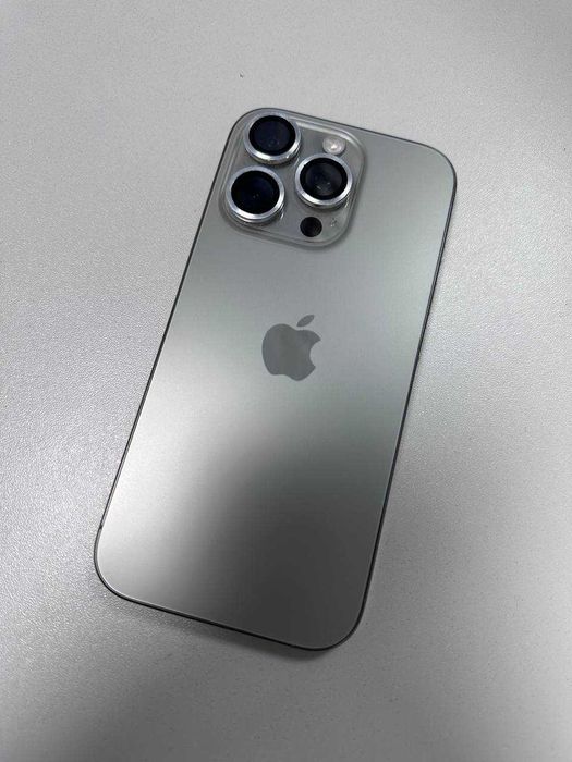 Apple iPone 16 Pro ( 938509 )