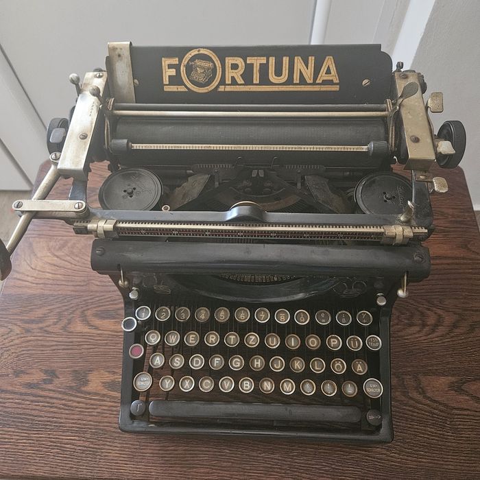 Masina de scris Fortuna antică