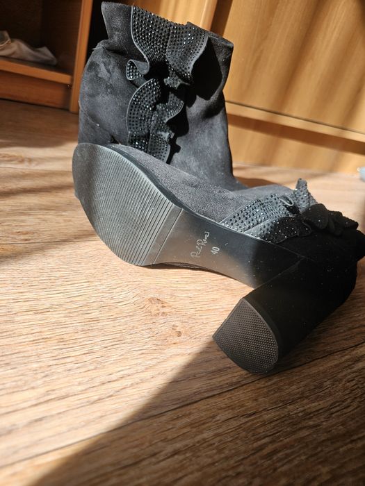 Ботильоны с воланом в блестке