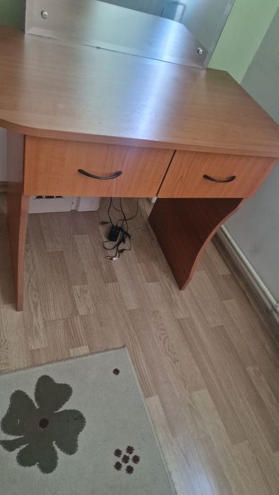 Masa toaleta  oglinda