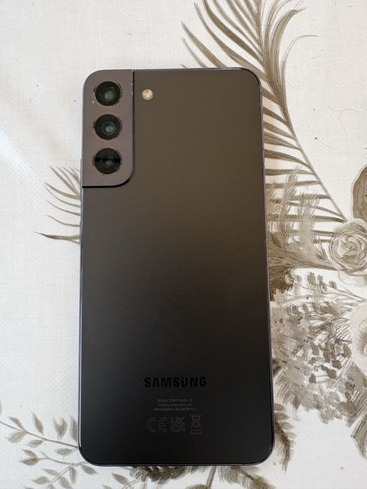 vand samsung s22+ in stare buna mici zgarieturi nu e spart