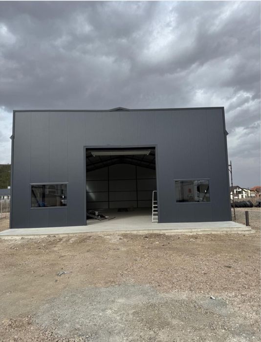 Vand hale metalice structuri metalice avem pe stoc asiguram transport