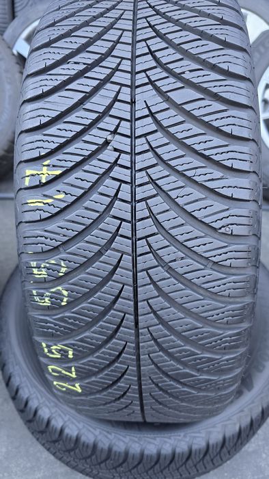 2 anvelope allseson Goodyear 225/55/17 - 6.5 mm