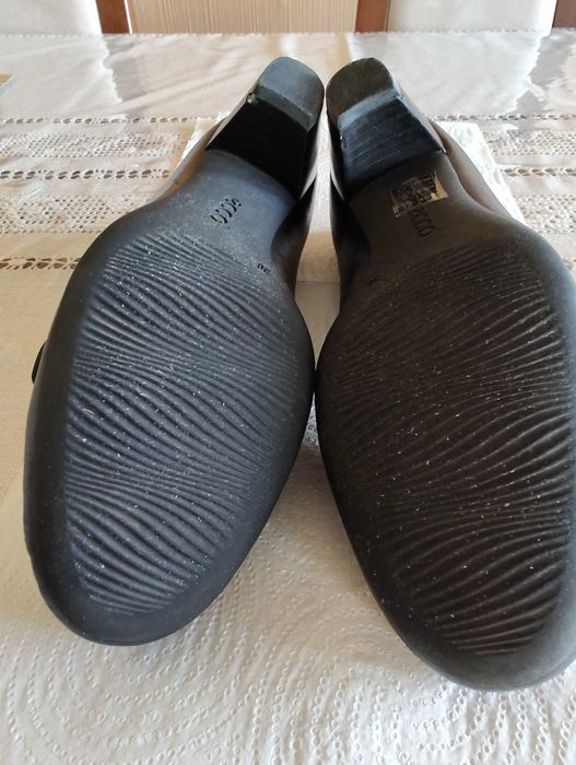 Дамски черни кожени обувки Ессо, номер 38