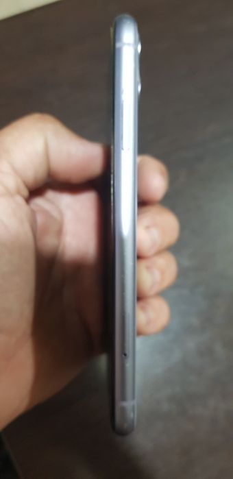Vand telefon iphone 11.