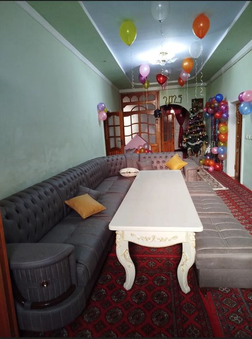 Уголог Диван сотилади