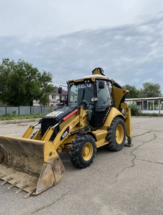 Экскаватор погрузчик. Трактор 3в1 Услуга аренда.