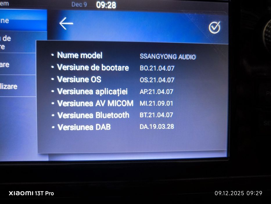 GPS navigatie multimedia carplay Android originala Ssangyoung Tivoli