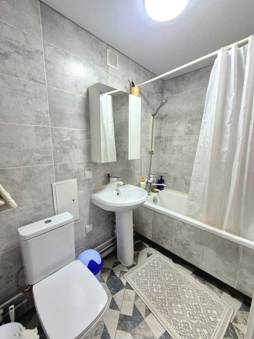 Продам 3 комн студию с евроремонтом.