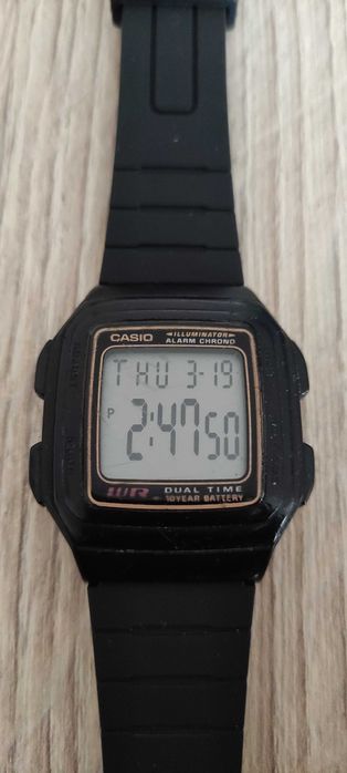 Часовник Casio F-201