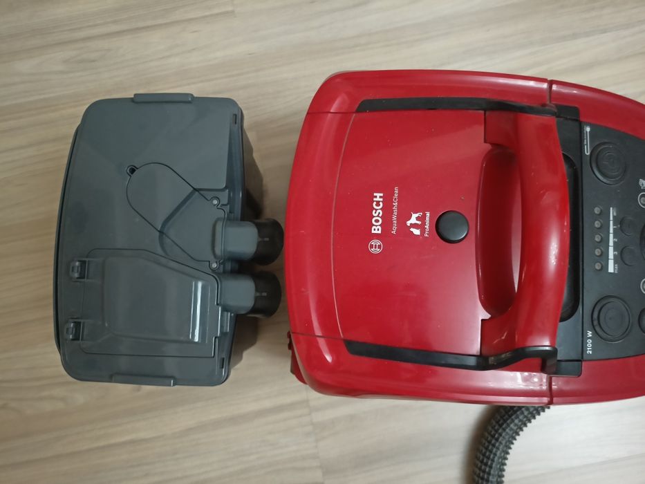Пылесос Bosh Aqua Wash Clean