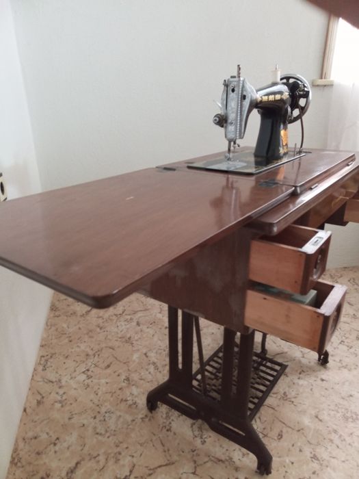 Стара шевна машина Butterfly