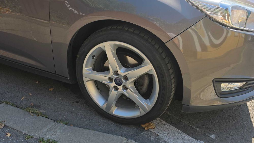Ford Focus Break 1.5 EcoBoost 182CP | 107.223 km REALI | Sync 3 | Pachet Iarnă | 2 Seturi Roți Noi