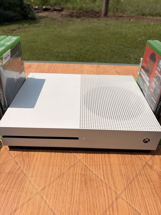 Xbox One S 1TB конзола