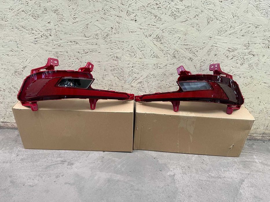 Катафот заднего бампера Хюндай Элантра 2018- / Hyundai Elantra 2020