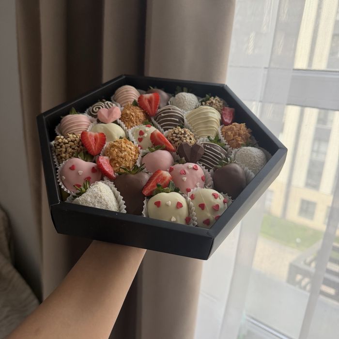 Клубника в шоколаде Алматы