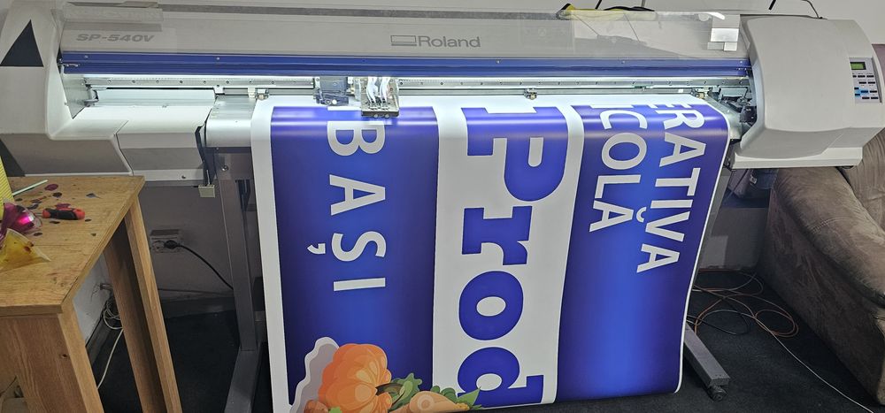 Print banner  mici si mari dimensiuni , roll upuri , meah, autocolant