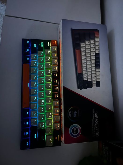 Продам клавиатуру redragon caraxes pro